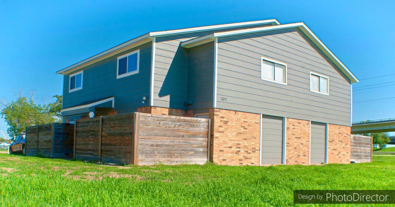 Cool & Comfy Condo! Family Friendly! Колледж-Стейшен Екстер'єр фото